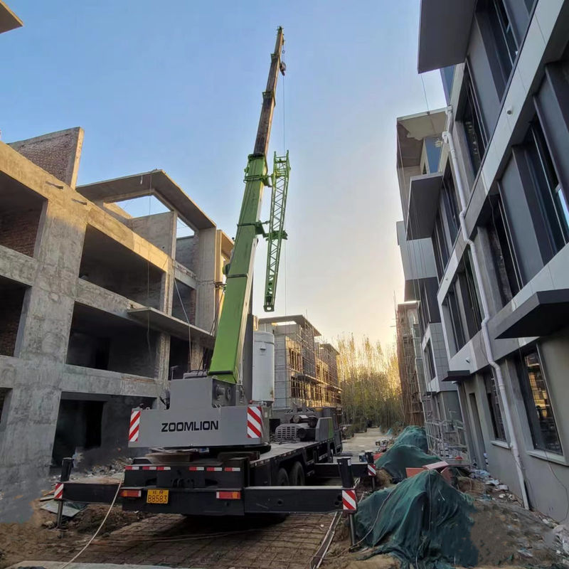 2019 Εμπόριο 25 τόνων Χρησιμοποιούμενο Zoomlion 38m τηλεσκοπικός γερανό φορτηγό γερανό για την κατασκευή σας