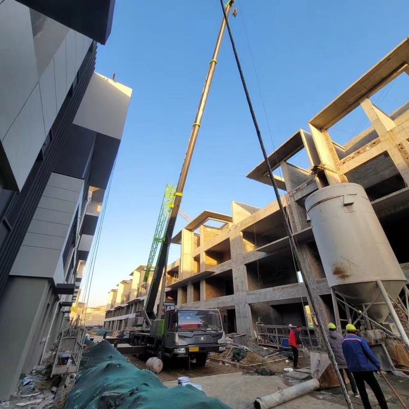 2019 Εμπόριο 25 τόνων Χρησιμοποιούμενο Zoomlion 38m τηλεσκοπικός γερανό φορτηγό γερανό για την κατασκευή σας