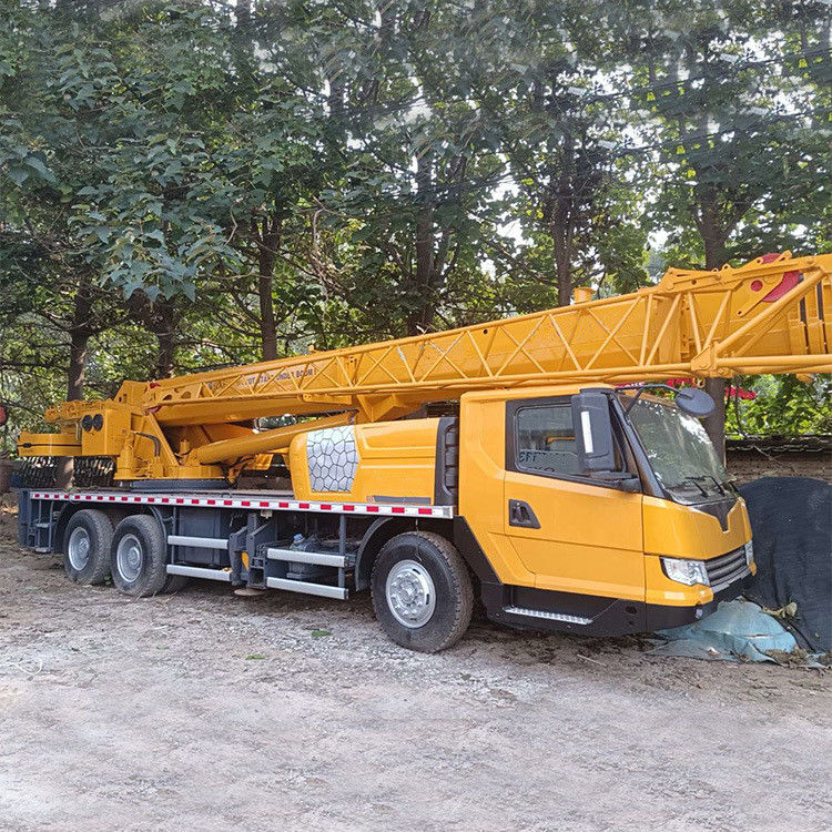 22679.6kg μέγιστη χωρητικότητα ανύψωσης 10 τροχών QY25 25t Χρησιμοποιούμενος τηλεσκοπικός γερανό φορτηγών προς πώληση