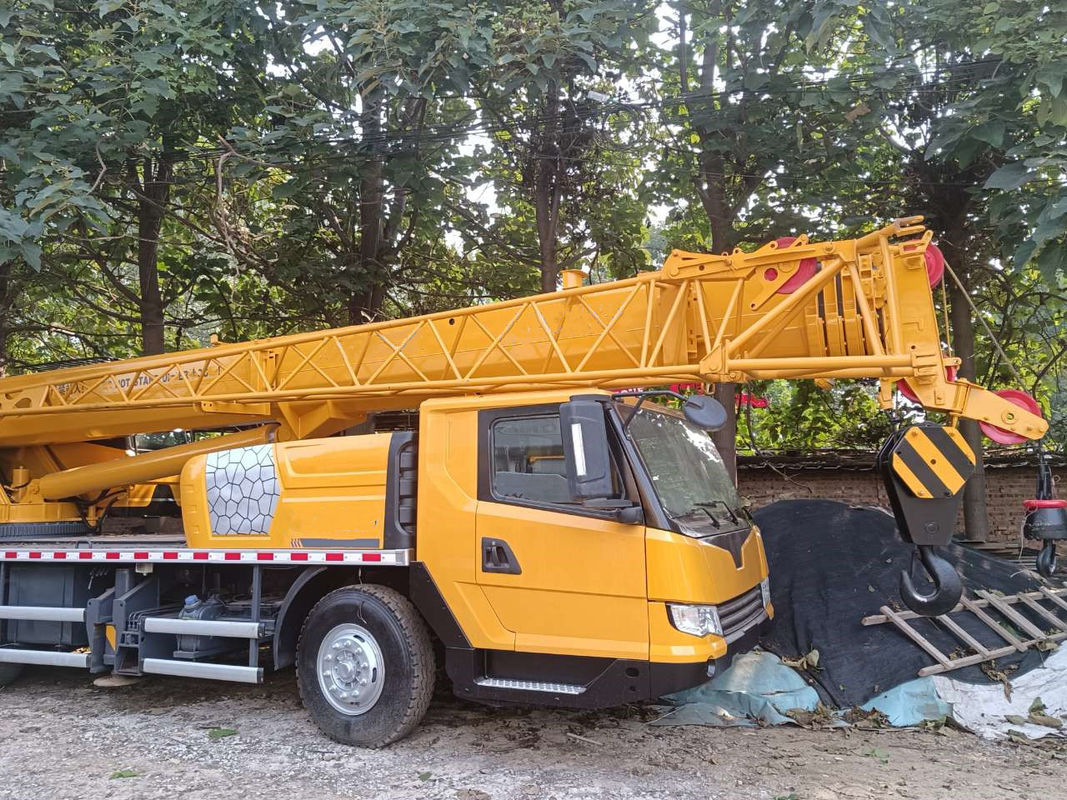 22679.6kg μέγιστη χωρητικότητα ανύψωσης 10 τροχών QY25 25t Χρησιμοποιούμενος τηλεσκοπικός γερανό φορτηγών προς πώληση