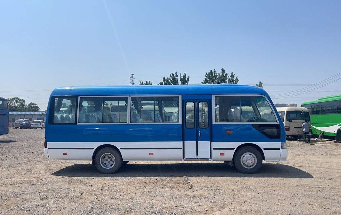 Χρησιμοποιημένο λεωφορείο Toyota Coaster Diesel 30 θέσεων για την απαίτηση και την ικανοποίηση του πελάτη