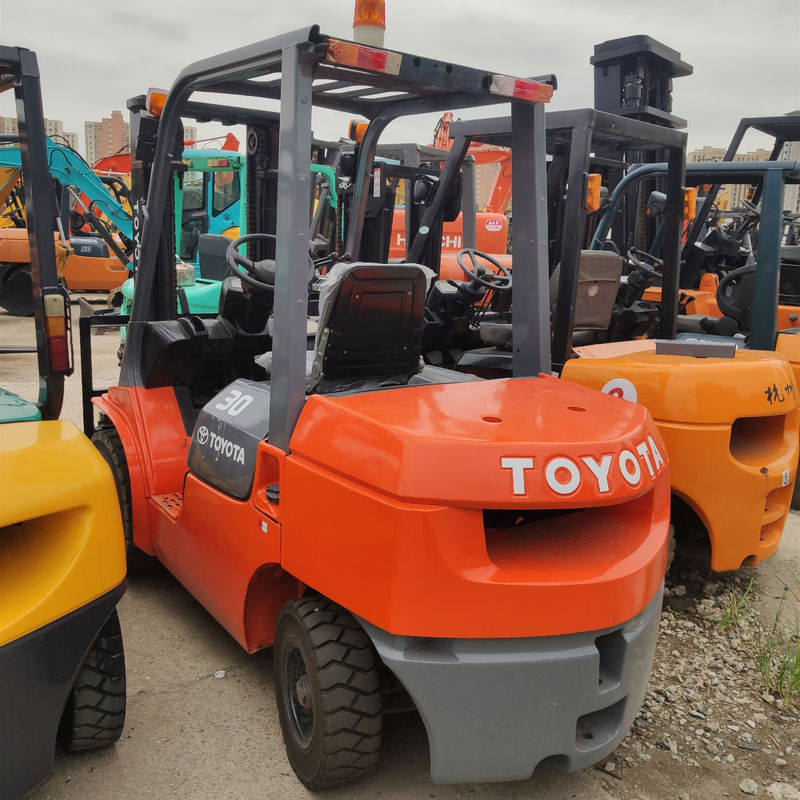 3 τόνων Toyota Diesel ανελκυστήρας με χωρητικότητα φόρτωσης 3 τόνων ώρες εργασίας 2001-4000
