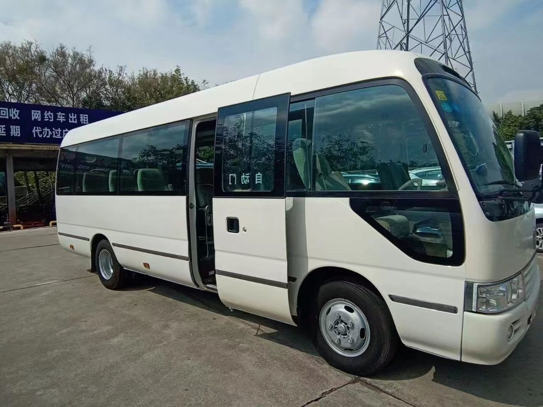 Τουριστικό λεωφορείο πολυτελείας με χειροκίνητο κιβώτιο ταχυτήτων τύπου 29 θέσεων 30 θέσεων Χρησιμοποιούμενο λεωφορείο Toyota Coaster