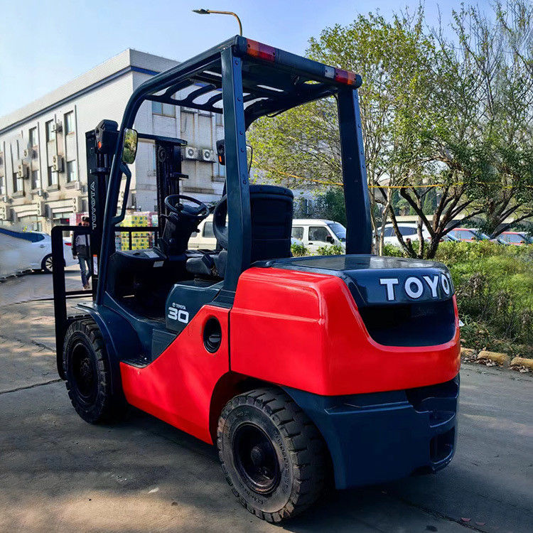 Ισχυρό και προσιτό 8F30 3 τόνων Toyota Diesel ανελκυστήρας για έργα κατασκευής