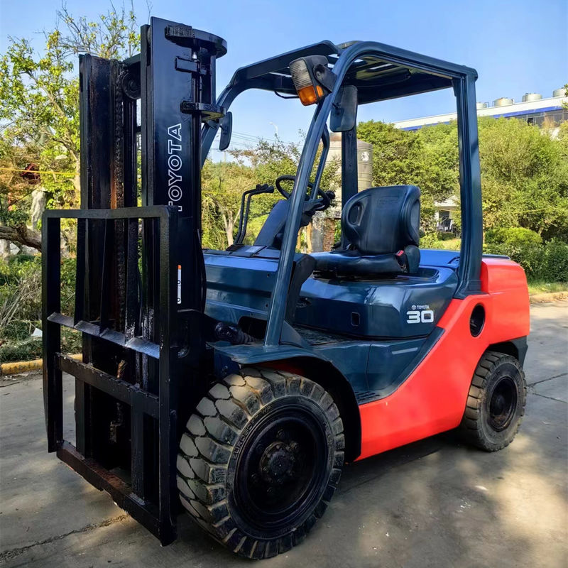 Ισχυρό και προσιτό 8F30 3 τόνων Toyota Diesel ανελκυστήρας για έργα κατασκευής