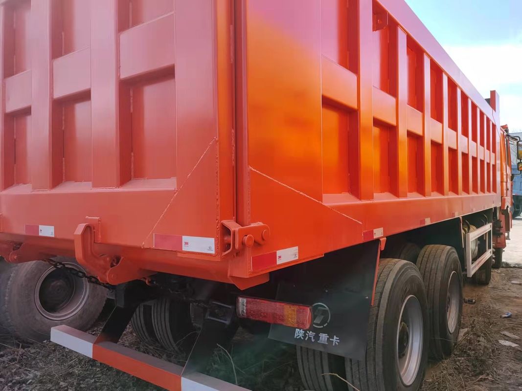 10 Προχωρητική μετατόπιση Χρησιμοποιούμενο Shacman Howo 8*4 RHD βαρύ φορτηγό σκουπιδοφόρου