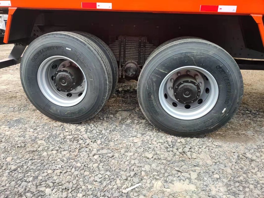 10 Προχωρητική μετατόπιση Χρησιμοποιούμενο Shacman Howo 8*4 RHD βαρύ φορτηγό σκουπιδοφόρου