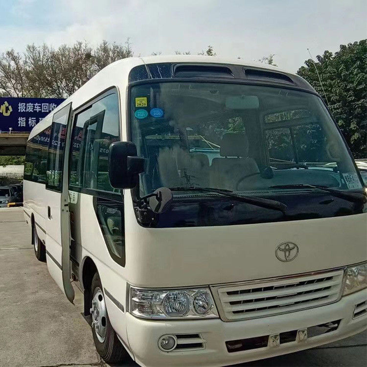 24 θέσεις επιβατικό λεωφορείο Toyota Coaster Bus στην Ιαπωνία άνετο στυλ 7005*2040*2785mm