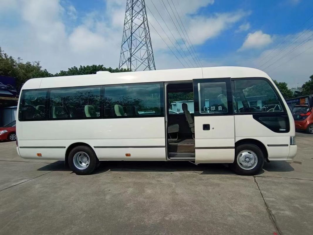 24 θέσεις επιβατικό λεωφορείο Toyota Coaster Bus στην Ιαπωνία άνετο στυλ 7005*2040*2785mm