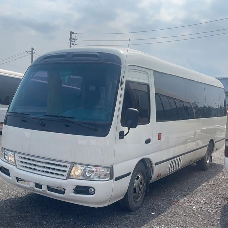 30 θέσεις Toyota Coaster Bus Αριστερή οδήγηση και άνετο στυλ με κινητήρα ντίζελ