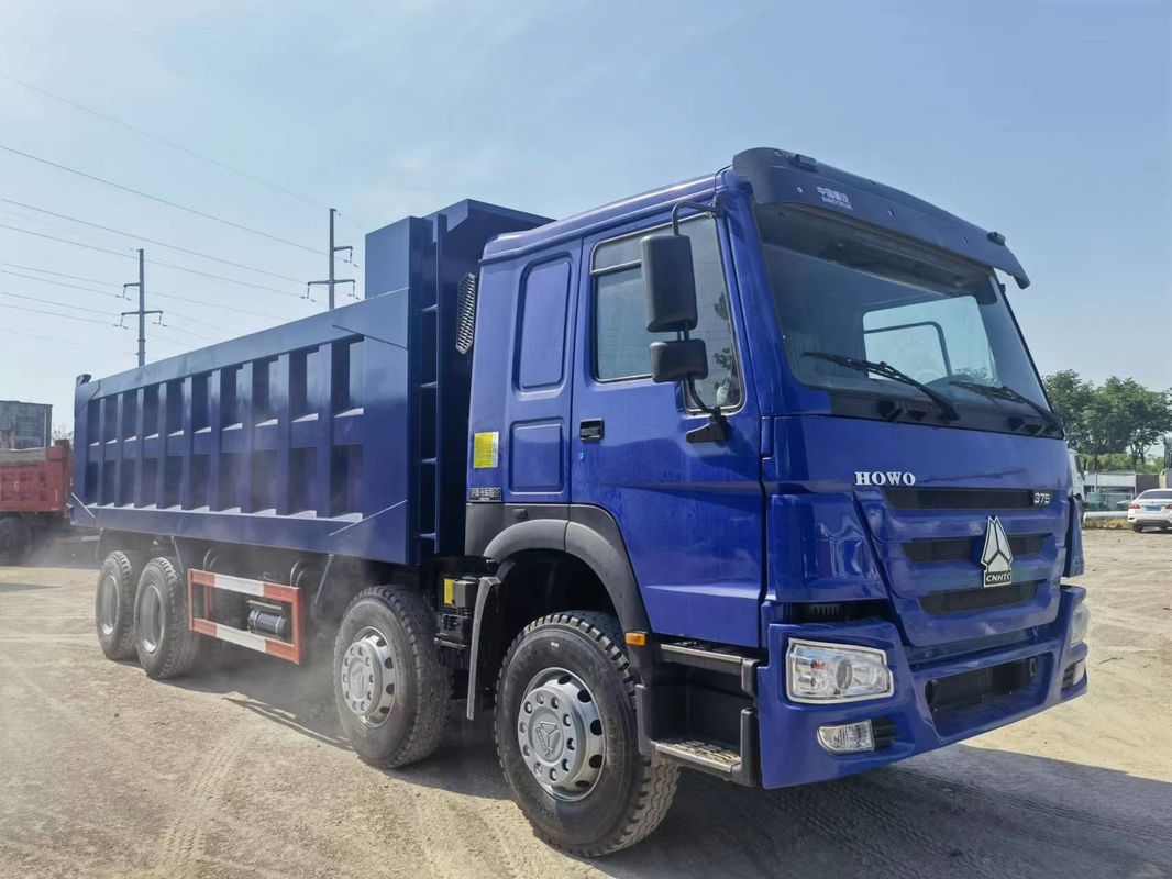 16 τροχούς HOWO 8X4 βαρύ φορτίο μεταφοράς καυσίμων με χωρητικότητα 300-400L