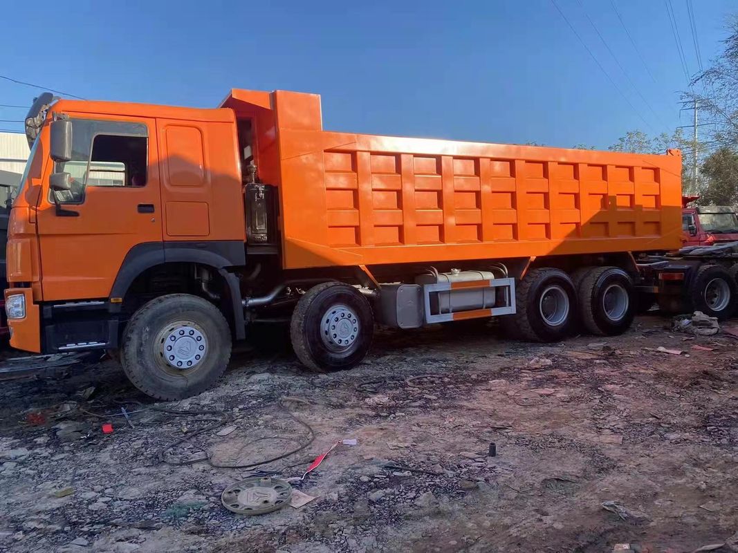 16 Αριθμός ελαστικού LHD SINO Χρησιμοποιούμενο φορτηγό απορριμμάτων HOWO 8X4 βαρύ φορτηγό με μετατροπέα HW