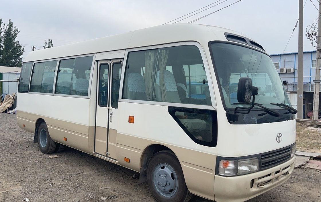 30 θέσεις αριστερό σύστημα οδήγησης Toyota Coaster Bus με χειροκίνητο κιβώτιο ταχυτήτων και εκπομπές Euro2-6
