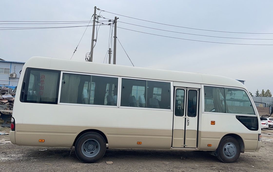 30 θέσεις αριστερό σύστημα οδήγησης Toyota Coaster Bus με χειροκίνητο κιβώτιο ταχυτήτων και εκπομπές Euro2-6