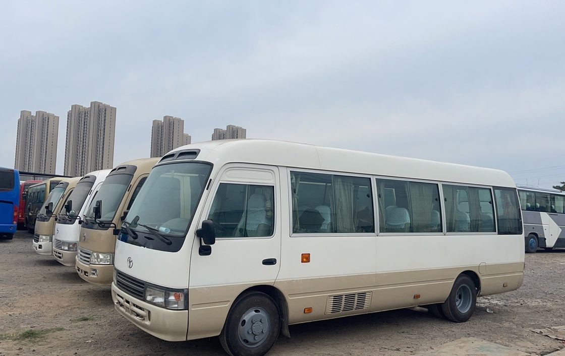 30 θέσεις αριστερό σύστημα οδήγησης Toyota Coaster Bus με χειροκίνητο κιβώτιο ταχυτήτων και εκπομπές Euro2-6