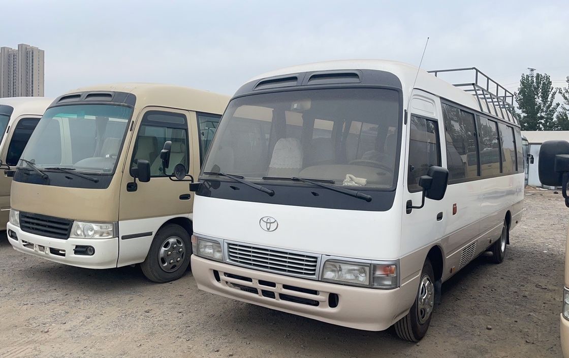 30 θέσεις αριστερό σύστημα οδήγησης Toyota Coaster Bus με χειροκίνητο κιβώτιο ταχυτήτων και εκπομπές Euro2-6