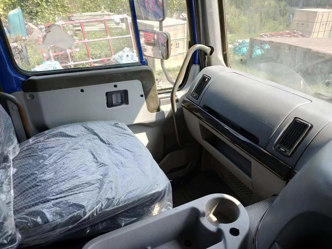 7300*2300*1500 Χρησιμοποιούμενη δεξαμενή φορτίου HOWO 8X4 βαρύ φορτηγό απορριμμάτων RHD