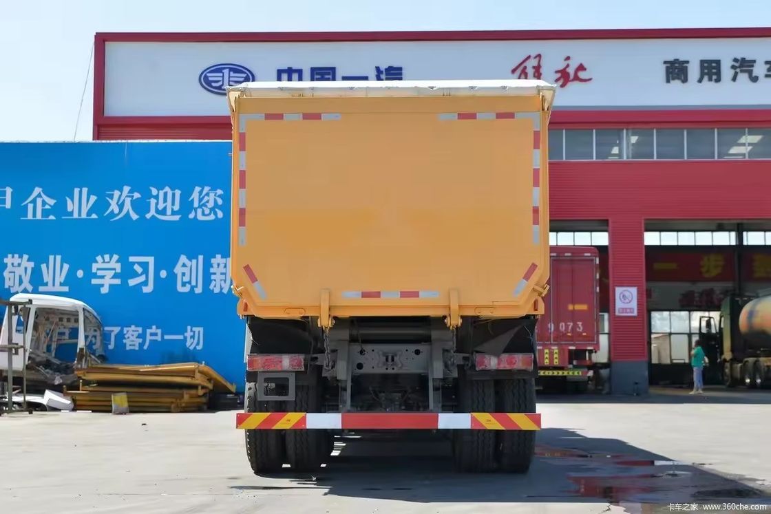 SINOTRUCK 400HP 8*4 βαρύ φορτηγό με 2 επιβάτες και πίσω κάμερα 360°