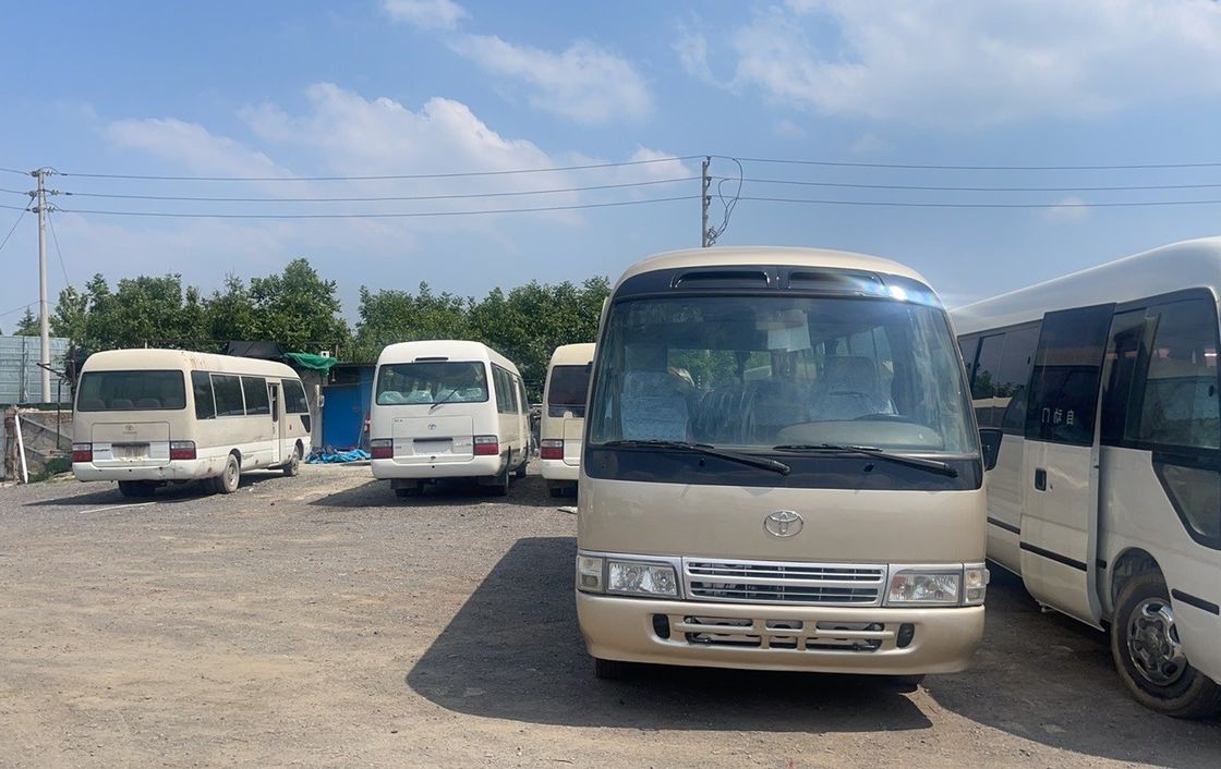 Χρησιμοποιούμενο λεωφορείο Toyota Coaster LHD RHD 30 θέσεων Μίνι λεωφορείο βενζίνης Euro 3 πρότυπο εκπομπών