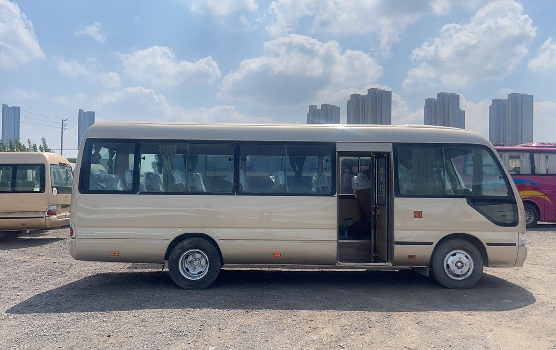 Χρησιμοποιούμενο λεωφορείο Toyota Coaster LHD RHD 30 θέσεων Μίνι λεωφορείο βενζίνης Euro 3 πρότυπο εκπομπών