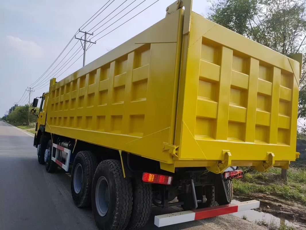 Χρησιμοποιημένο Howo 8x4 12 τροχών φορτηγά απορρίψεων 375 hp κινητήρας ντίζελ φορτηγό χωματερή χωρίς ESC