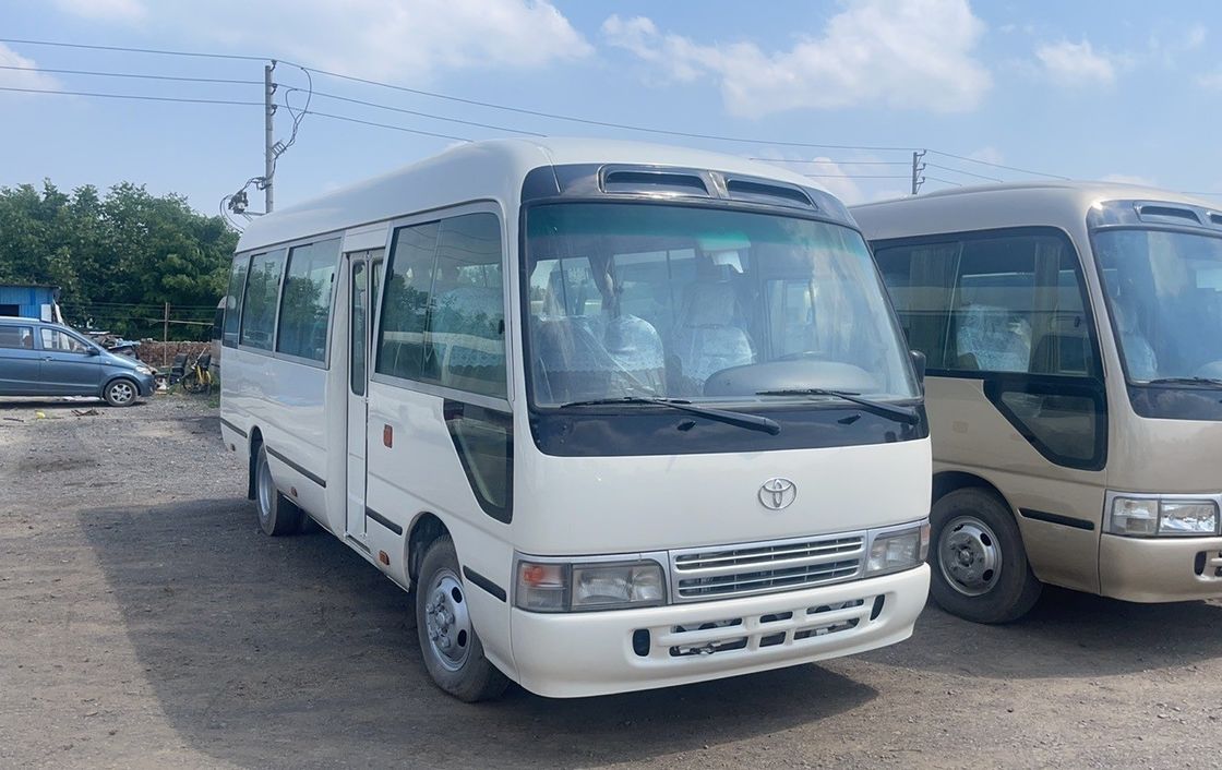 30 θέσεις Χρησιμοποιούμενο λεωφορείο Toyota Coaster με 9.00R20 ελαστικά και μέγιστη ισχύ 113/5200 kW