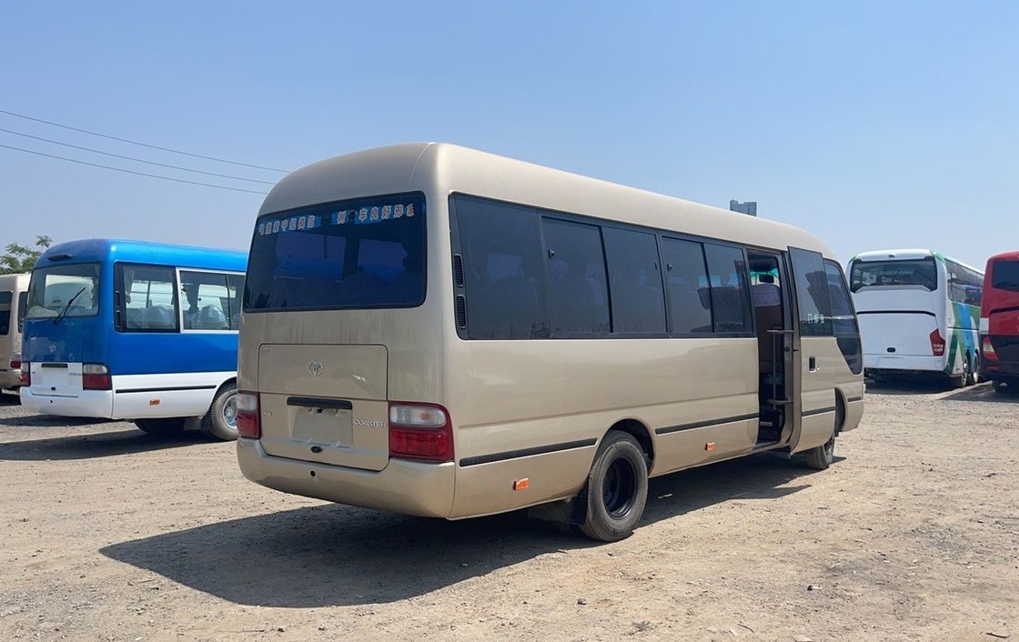 Χρησιμοποιημένο λεωφορείο Toyota Coaster με 16-30 θέσεις και χειροκίνητη μετάδοση σε καλή κατάσταση