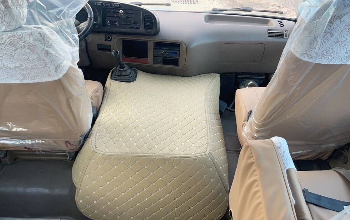 30 θέσεις μεταχειρισμένο λεωφορείο Toyota Coaster με καλή κατάσταση και πρότυπο εκπομπών Euro 3