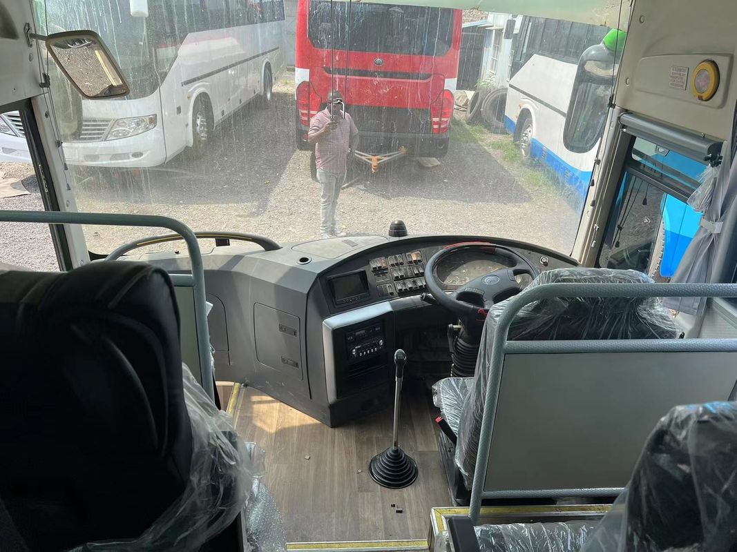 Γιου Τονγκ 10m 47 θέσεις Diesel λεωφορείο λεωφορείου Καλή κατάσταση Euro 4 Μεγάλο επιβατικό λεωφορείο για ταξίδια