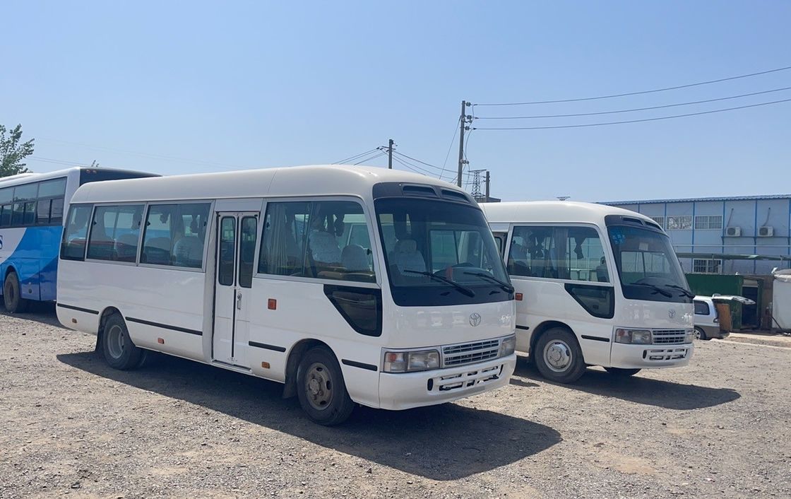 Μέγιστη ροπή 340Nm/rpm Ανακαινισμένο Toyota Coaster 19-29 θέσεις Μικρό επιβατικό λεωφορείο