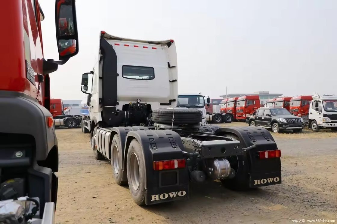 Sinotruk Howo 6x4 10 τροχών Τρακτέρ φορτηγό Χρησιμοποιείται 371hp 440hp Κύλινδροι 6 Τεχνη αριθμός 10