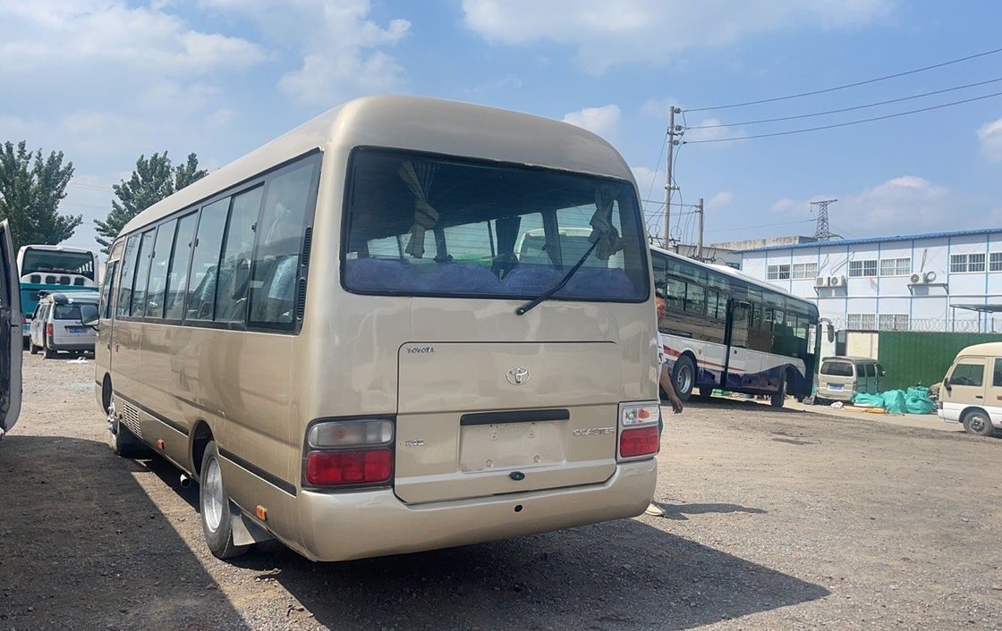 G.V.W 5900 kg Χρησιμοποιημένο ντίζελ 30 θέσεων Toyota Coaster Bus Καλή κατάσταση EURO 3 εκπομπές