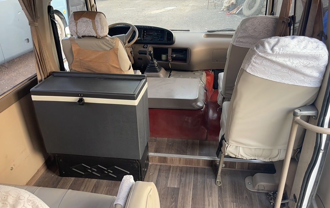 Χρησιμοποιημένο Ντίζελ 30 θέσεων Toyota Coaster Bus Καλή κατάσταση LHD 7.00R16 Ελαστικό G.V.W 5900 kg