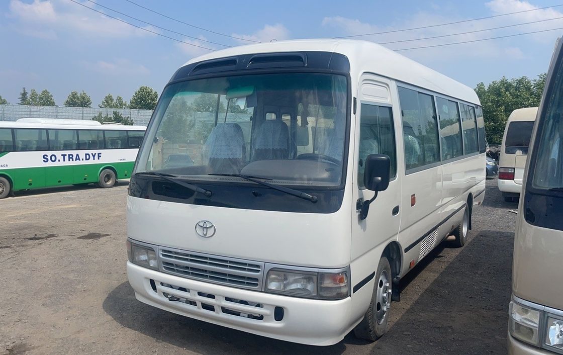 16-30 θέσεις Χρησιμοποιούμενο λεωφορείο Toyota Coaster σε καλή κατάσταση πληροί το πρότυπο εκπομπών Euro 3