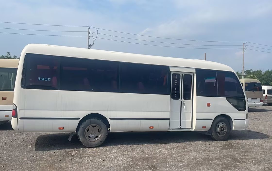 30 θέσεις Toyota Coaster λεωφορείο σε εξαιρετική κατάσταση με 6-8L δυναμικό κινητήρα ντίζελ