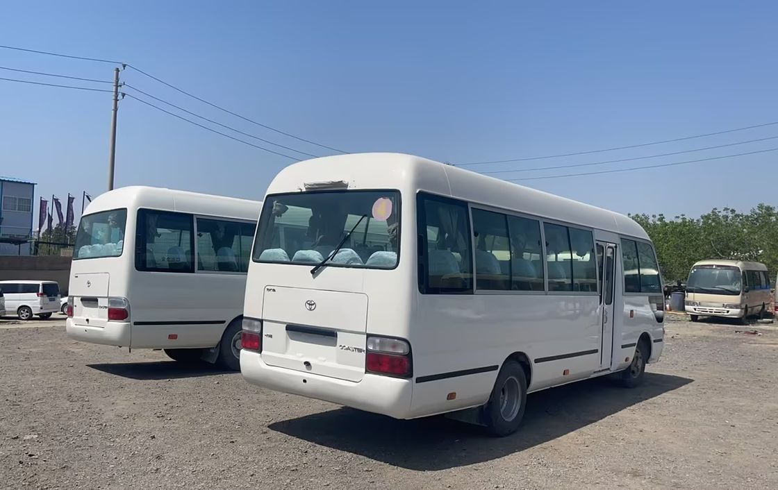 30 θέσεις Toyota Coaster λεωφορείο σε εξαιρετική κατάσταση με 6-8L δυναμικό κινητήρα ντίζελ