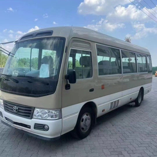 2023 Μοντέλο Βενζίνης Toyota Coaster Bus 30 θέσεις Μηχανική χωρητικότητα 4L 7005*2040*2785mm