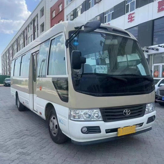 2023 Μοντέλο Βενζίνης Toyota Coaster Bus 30 θέσεις Μηχανική χωρητικότητα 4L 7005*2040*2785mm