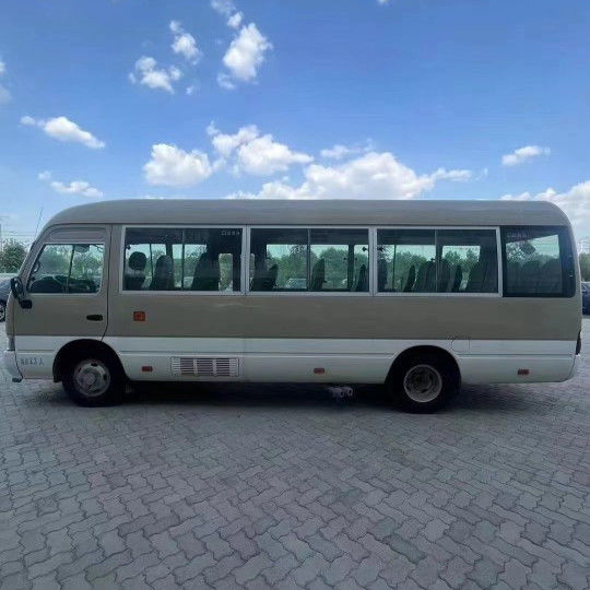 2023 Μοντέλο Βενζίνης Toyota Coaster Bus 30 θέσεις Μηχανική χωρητικότητα 4L 7005*2040*2785mm