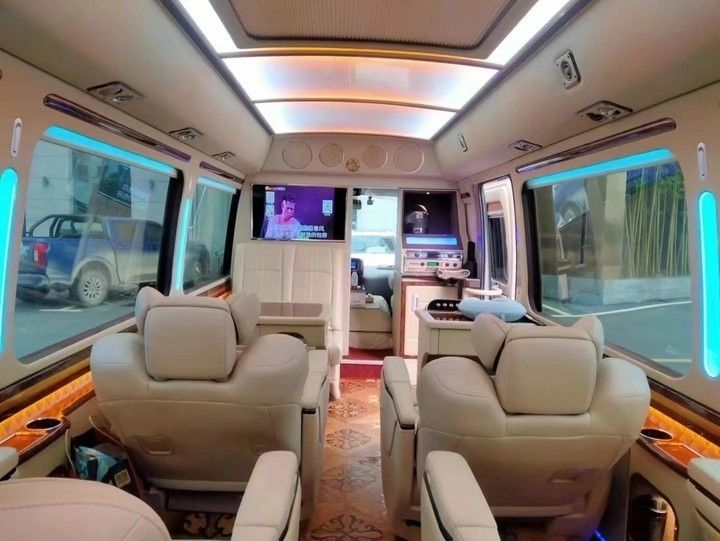 7005*2040*2785mm Toyota Coaster 30 θέσεων Μίνι λεωφορείο με χωρητικότητα 17-30 θέσεων