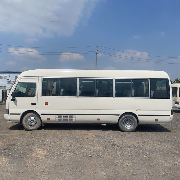 Γιαπωνέζικο μεταχειρισμένο λεωφορείο Toyota Coaster 30 θέσεις χειροκίνητη μετάδοση κινητήρα ντίζελ χωρητικότητα 4L