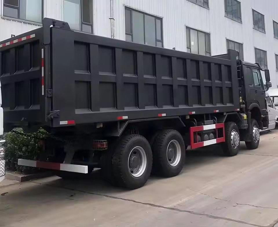 8x4 400hp 12 τροχών 50 60 τόνων Τροχαία απορριμμάτων με καύσιμα 400-500 λίτρων