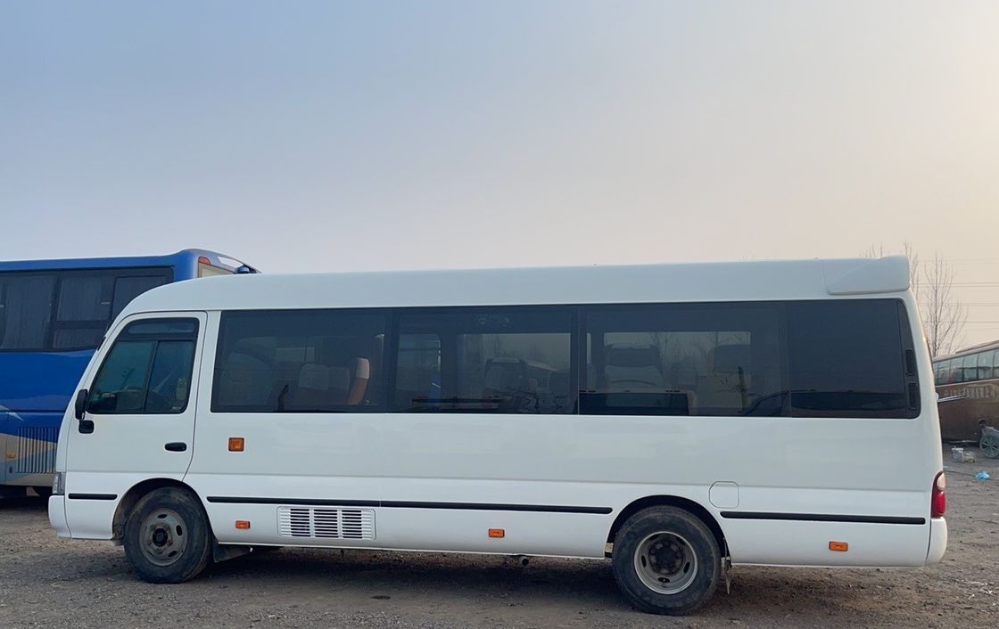 G.V.W. 6750kg Αξιολογικά χρησιμοποιημένο άνετο ειδικό χρώμα λεωφορείο για πώληση