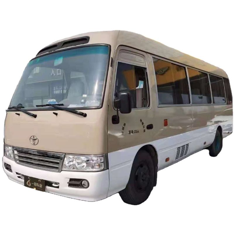 Το λεωφορείο Toyota Coaster Diesel 30 θέσεων με χειροκίνητο κιβώτιο ταχυτήτων και μέγιστη ταχύτητα 120 km/h