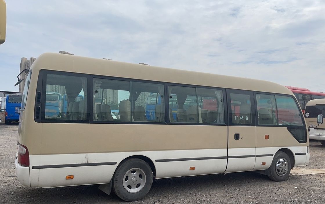 Χρησιμοποιούμενο Toyo Ta Coaster 30 θέσεις λεωφορείο με 6-8L χωρητικότητα κινητήρα και μέγιστη ισχύ 113/5200kw