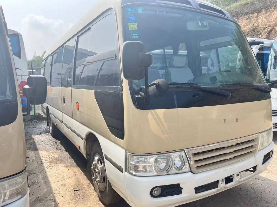 Το λεωφορείο Toyo ta Coaster με κινητήρα YC4FA130-30 και υψηλής ταχύτητας σε εξαιρετική κατάσταση