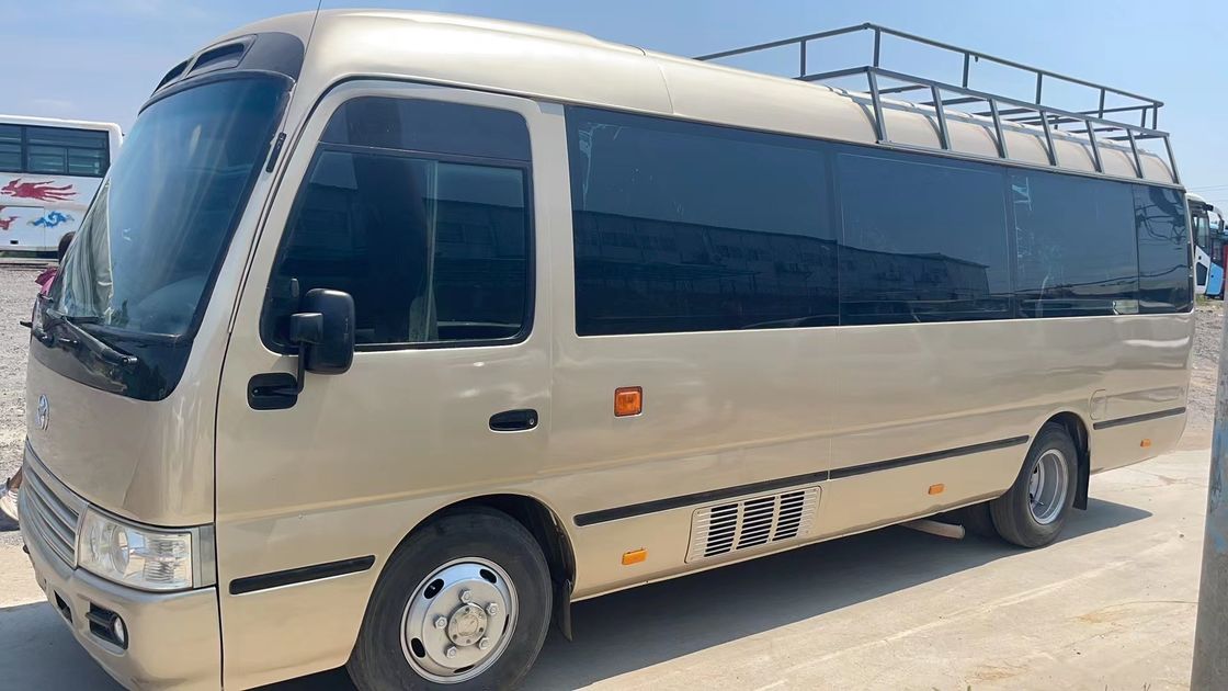7m Toyota Coaster Bus 30 θέσεις Μέγιστη συνολική μάζα 5400kg 16/10 Γωνία προσέγγισης/εξόδου