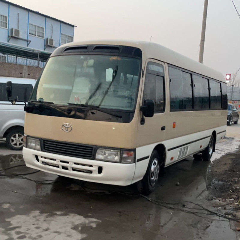Χρησιμοποιημένο λεωφορείο Toyota Coaster με χειροκίνητη μετάδοση και κινητήρα ντίζελ σε προσιτή τιμή