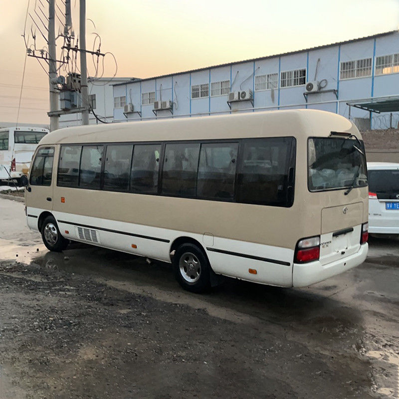 Χρησιμοποιημένο λεωφορείο Toyota Coaster με χειροκίνητη μετάδοση και κινητήρα ντίζελ σε προσιτή τιμή