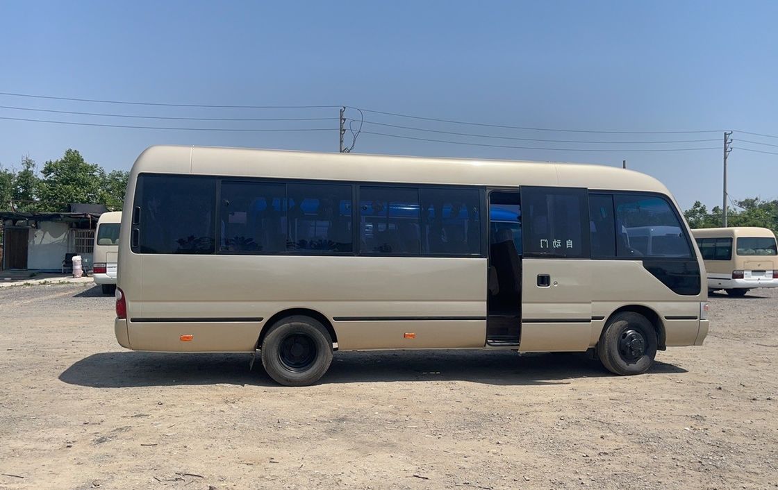 Χρησιμοποιούμενο Toyota Coaster 2020 Diesel LHD Bus Euro 3 Πρότυπο εκπομπών 9.00R20 Τεχνη 25 θέσεων